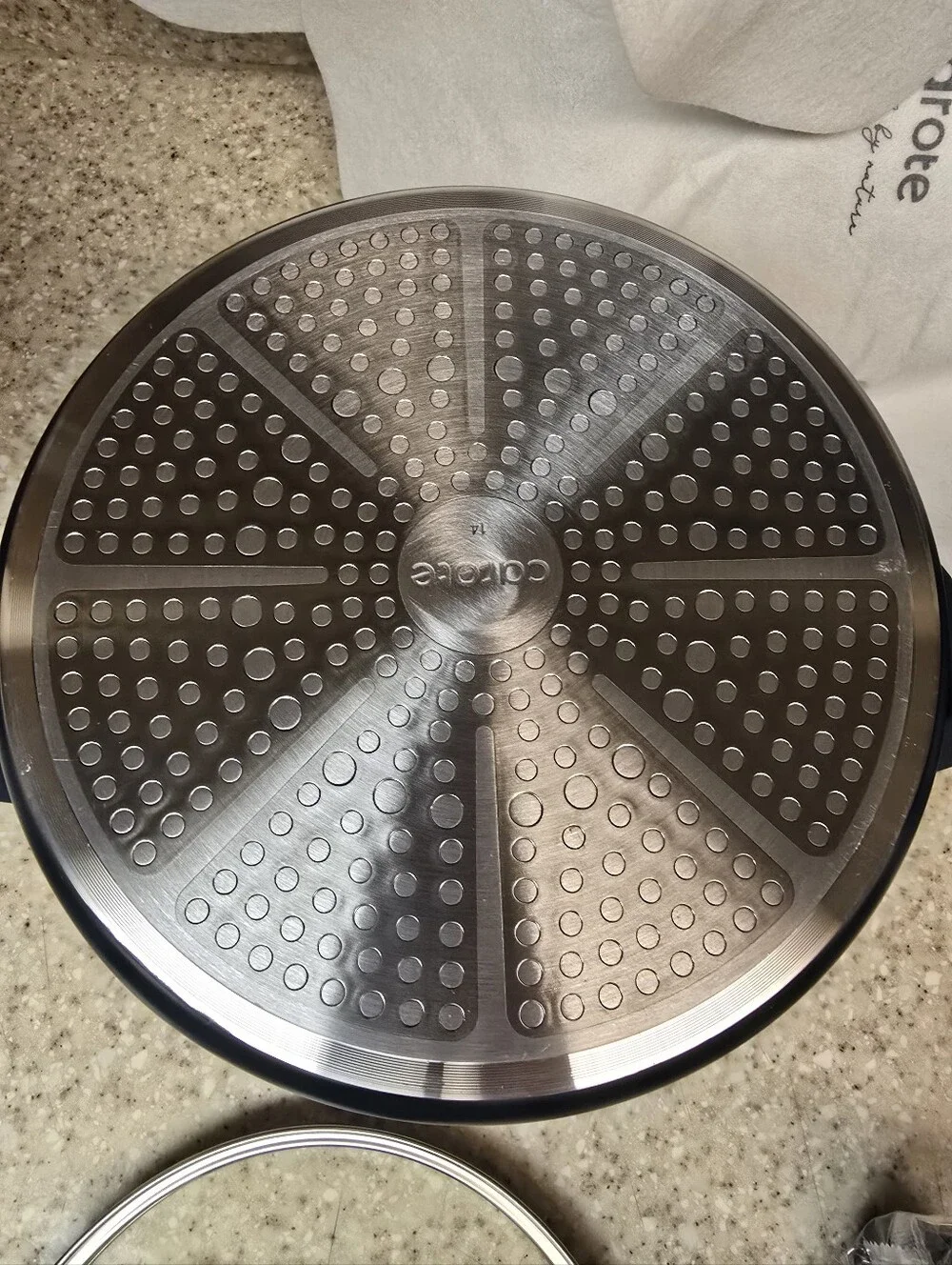 New 3 piece Carote with 2 lids, pot protectors and utensils